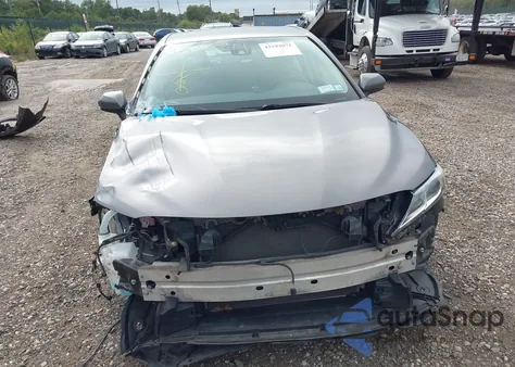 2019 Toyota Camry Le z USA, uszkodzony, nr VIN 4T1B11HKXKU260141